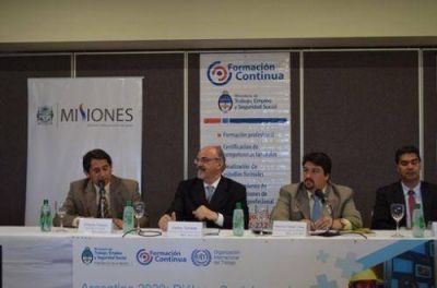 Franco: "vocaci�n y servicio, claves para el desarrollo"