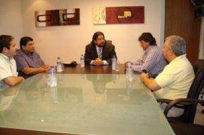 Jorge Abel Gonz�lez se reuni� con altos dirigentes nacionales del gremio de Comercio