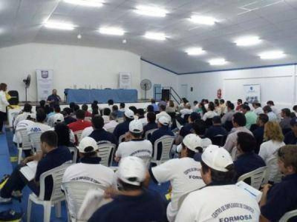 Respaldo nacional a gesti�n local del Centro de Empleados de Comercio