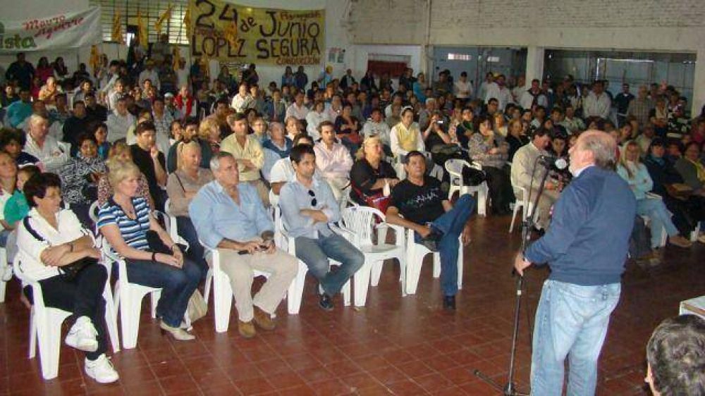 Plenario bustista: ratificaciones al partido y dudas sobre los intendentes