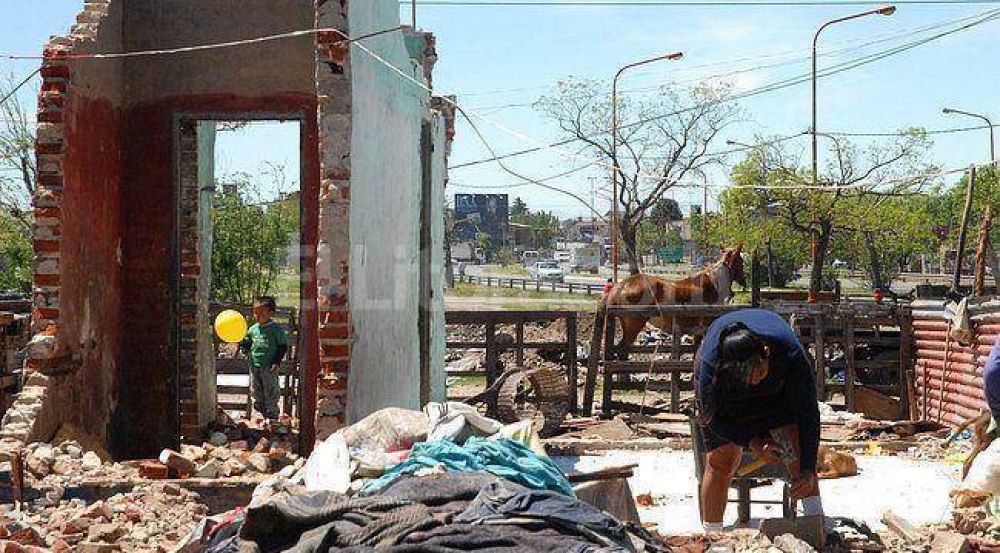 Todav�a quedan viviendas destruidas en Barranquitas