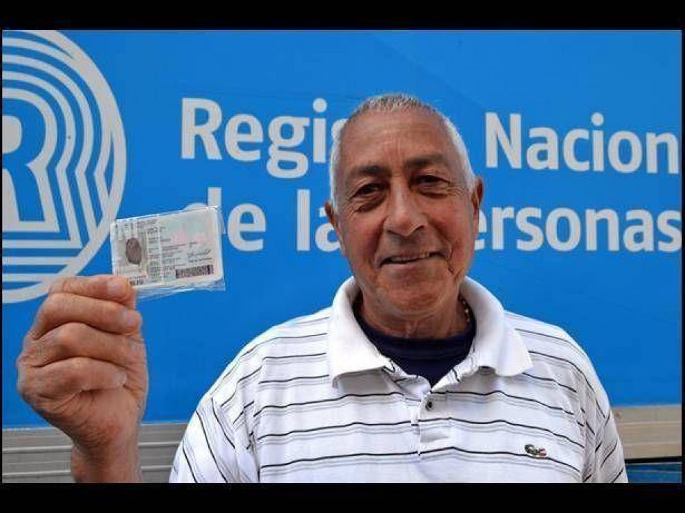 El cami�n-fabrica de los DNI realiz� 2.300 tr�mites en 5 d�as en Paran�
