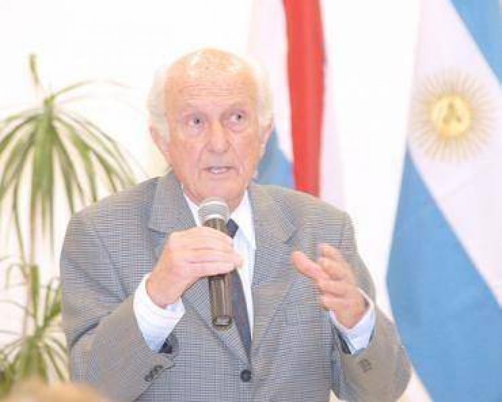Aldo Neri disert� en la UNER sobre Salud y cuesti�n social