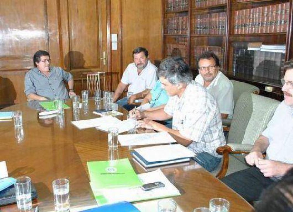 En Educaci�n apuntan a frenar anuncios de paro