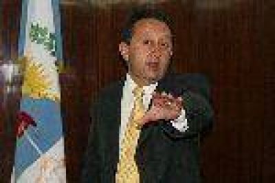 Jaque busca retomar el v�nculo con los partidos que lo abandonaron