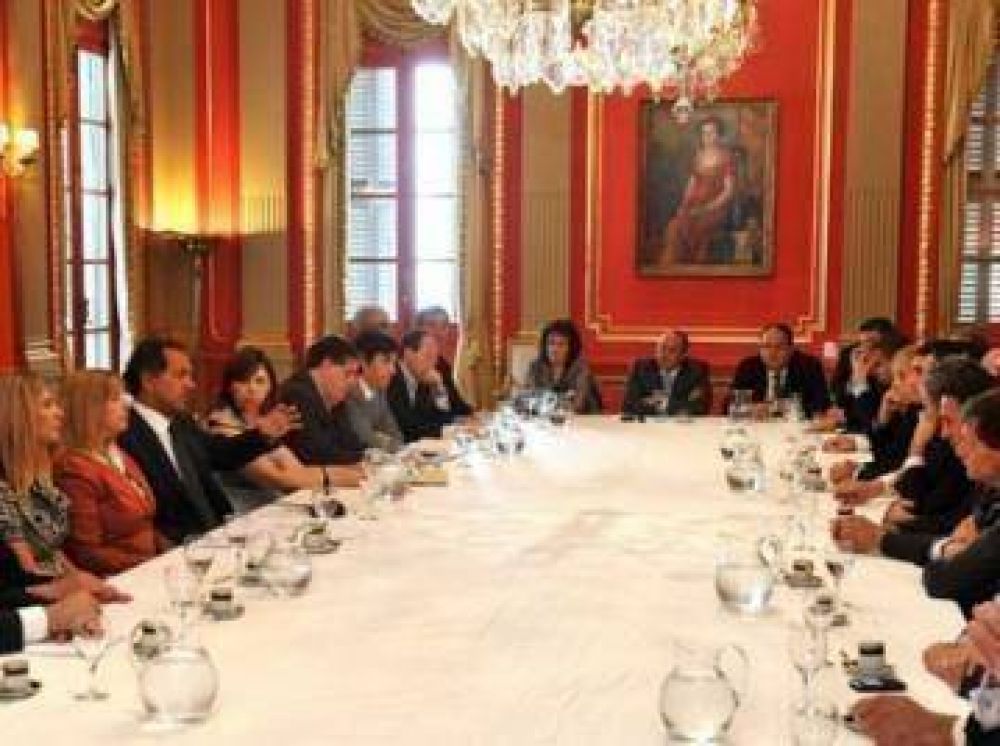 S�nchez particip� de encuentro de intendentes con Scioli
