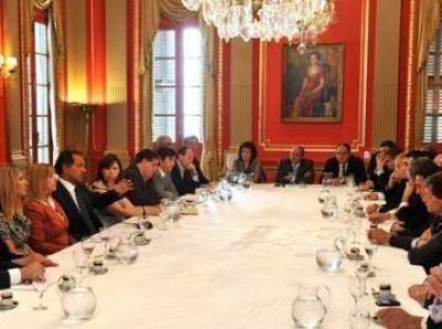 S�nchez particip� de encuentro de intendentes con Scioli