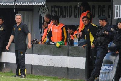 Flandria no pudo en Caseros y cay� con Estudiantes