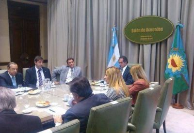Scioli recibi� a Luciani y a otros intendentes vecinalistas
