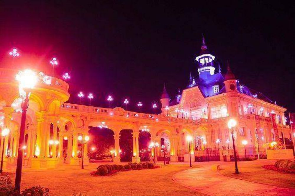 Tigre se visti� de rosa