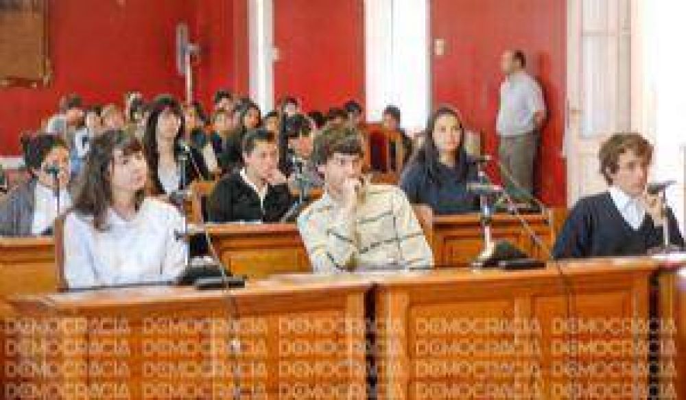 Con entusiasmo juvenil se hizo el Concejo Deliberante Estudiantil