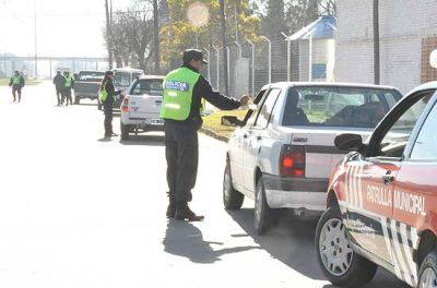 M�s de 30 veh�culos retenidos en operativos de control vial