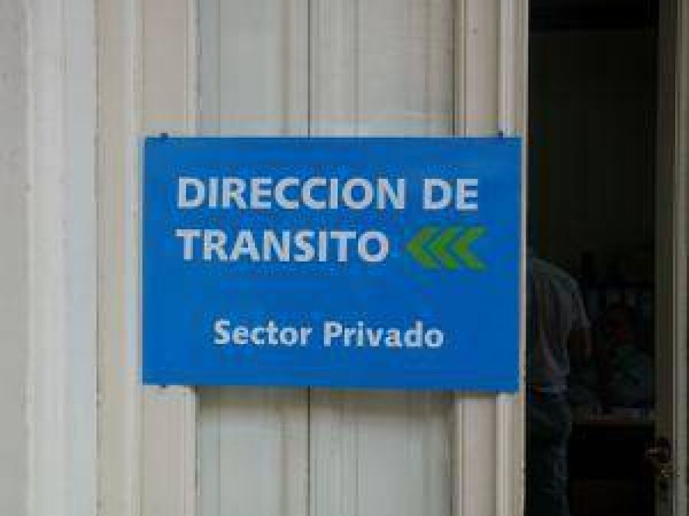 Comienzan a aplicar nuevo sistema de comunicaci�n en los m�viles de Tr�nsito