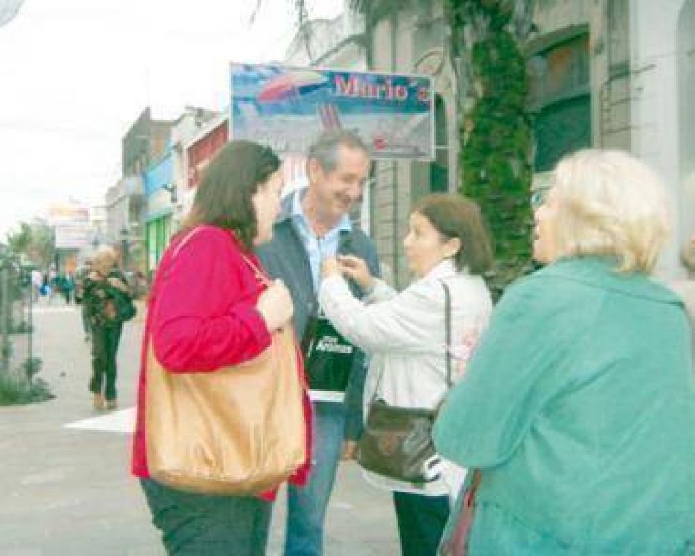 ALCEC record� el D�a del C�ncer de Mama y coloc� cintas rosas