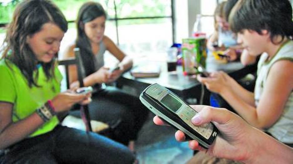 Generaci�n muda: Por el chat y los SMS, se pierde la charla cotidiana