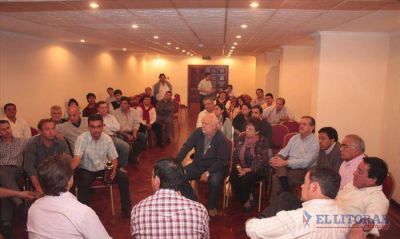 Intendentes radicales buscan afianzar estrategias para 2013