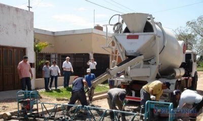 Ejecutan plan de pavimentaci�n en el barrio 9 de Julio