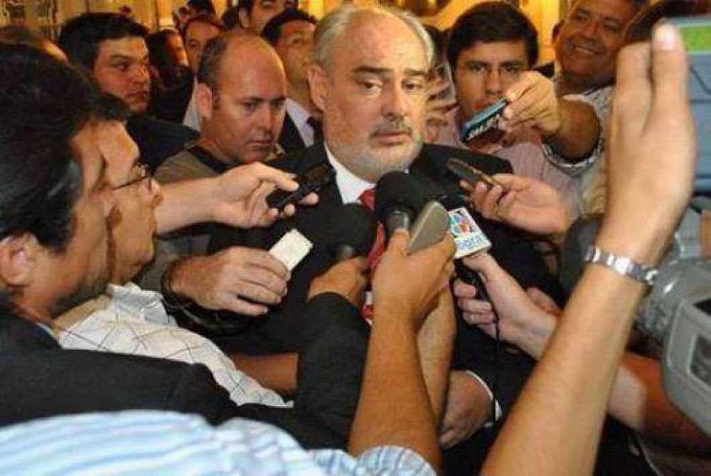 Colombi, de punta: "No hay plata para aumentos"