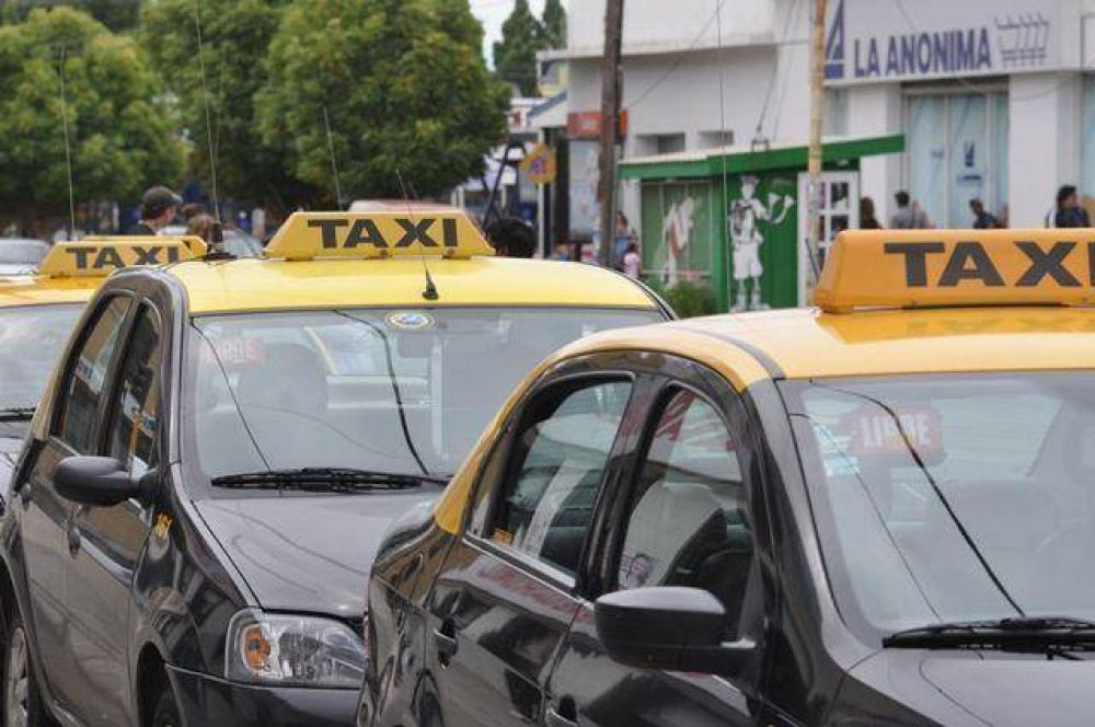 Se avanza en cambios para acceder a las licencias de taxi