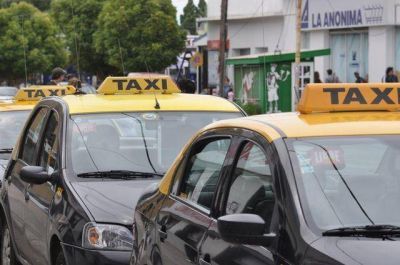 Se avanza en cambios para acceder a las licencias de taxi