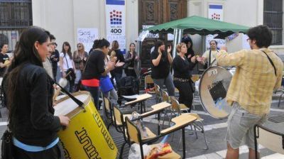 Derecho no cede por la toma y el plan viejo caduca a fin de a�o