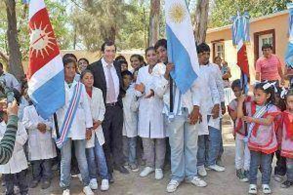Zamora inaugur� albergue escolar y anunci� la reconstrucci�n de un jard�n de infantes