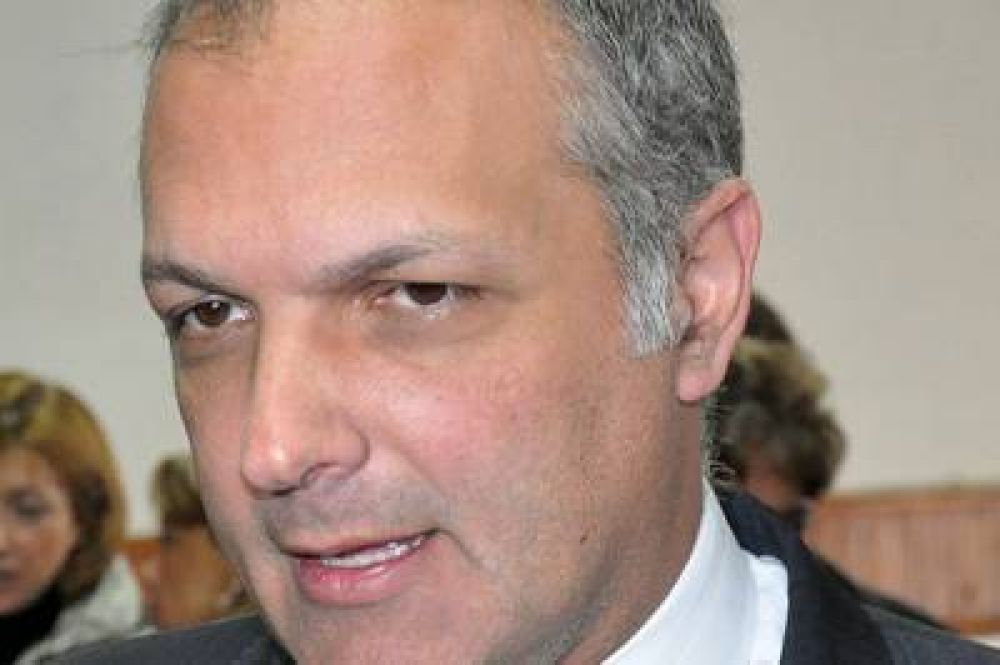 Buzzi: YPF tiene un presente y un futuro orientado a recuperar las empresas locales