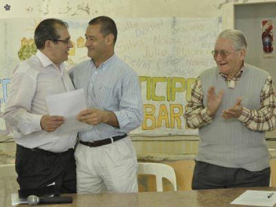  Asumieron nuevas autoridades en la comisi�n vecinal del plan 5000