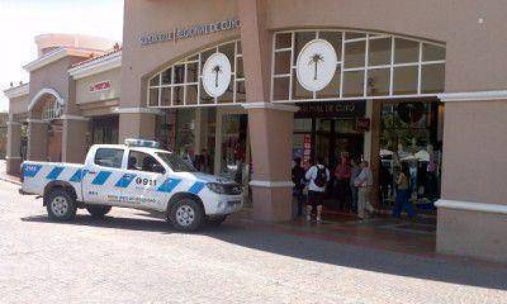 C�mara testigo: se activ� la alarma en un banco en Palmares y hubo un gran despliegue policial