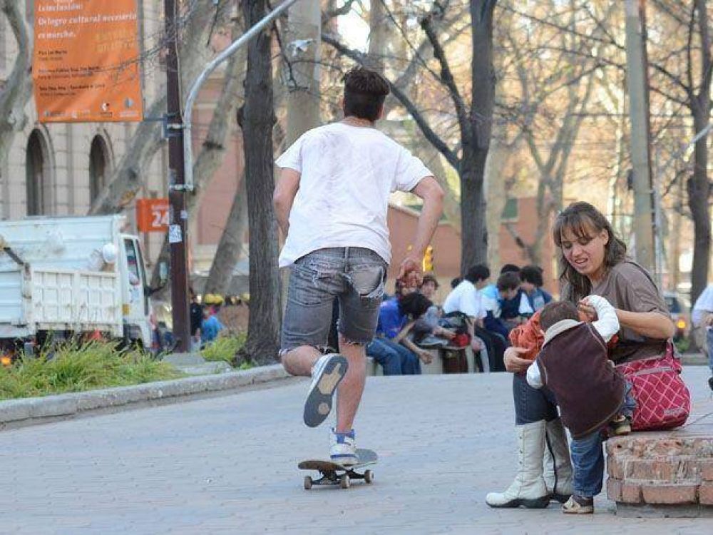 Skaters negaron destrozos en Plaza Espa�a y solicitaron m�s espacios para su actividad