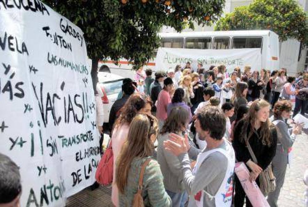  Corte, marcha y oferta municipal rechazada por los transportistas rurales