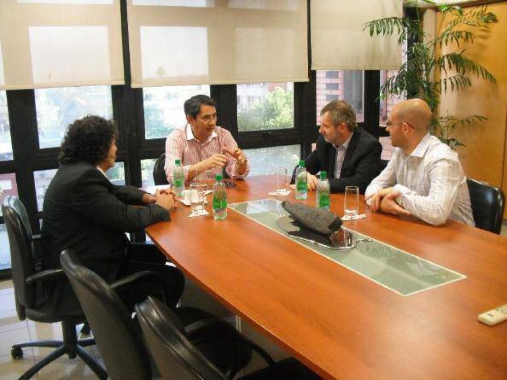 El intendente Franco se reuni� con autoridades del INaDi