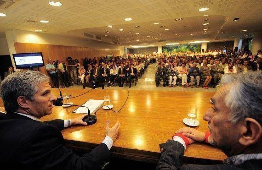 Justicia Social: Poggi firm� el decreto de reglamentaci�n de la Ley de Inclusi�n Social Empresarial