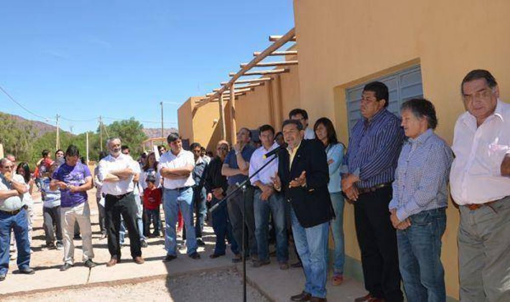 Beder Herrera encabez� jornada de trabajo en Vinchina