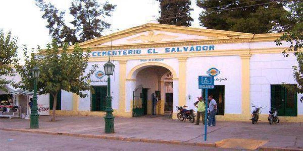 Los cementerios abrir�n a primera hora el domingo