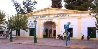 Los cementerios abrir�n a primera hora el domingo