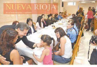  Beder Herrera agasaj� a las madres con un desayuno