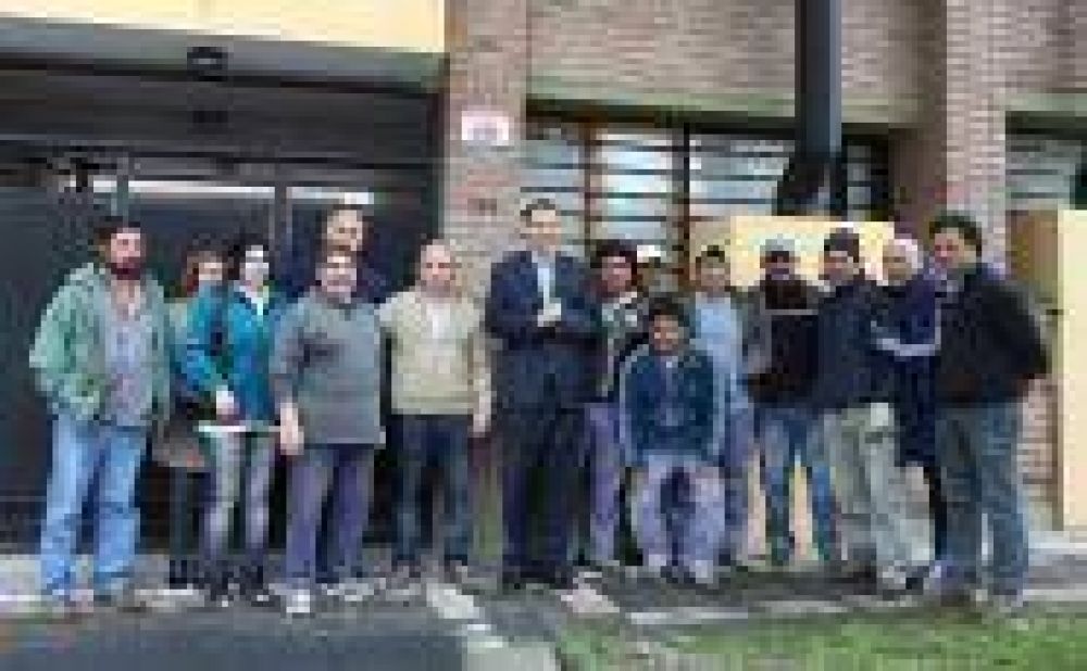 La Plata: Siguen inaugurando asfalto con el Plan Presupuesto Participativo