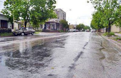 Reparan la avenida Ugarte ante la falta de respuesta del Gobierno de la Provincia