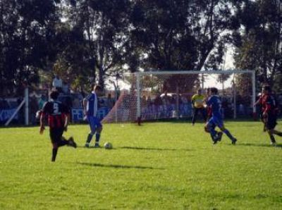 Independencia y Once comienzan a definir al campe�n del a�o