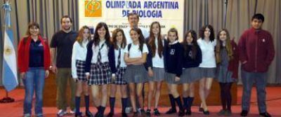 Estrada, Rosario y C�neva participaron en las Olimpiadas de Biolog�a a nivel nacional