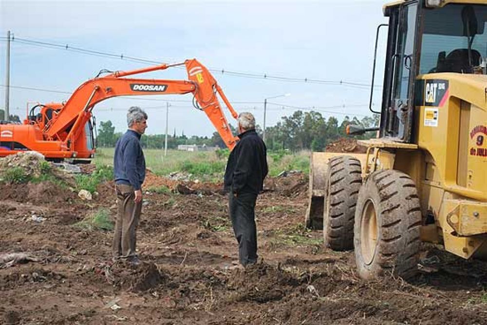 Rellenan las cavas y nivelan terrenos en la Zalo para la instalaci�n de nuevas empresas