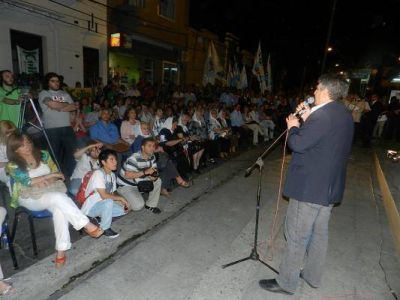 Tomassi junto con Madres de Plaza de Mayo inaugur� el �Paseo de la Lucha Vigente�