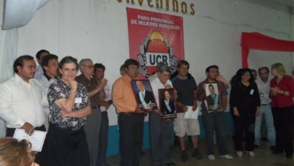 Asunci�n de autoridades de la UCR en Tinogasta