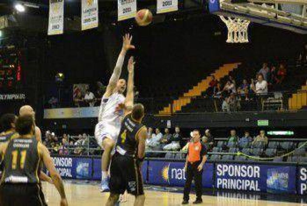 Pe�arol sigue ganando