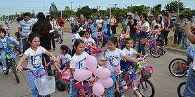 Bicicleteada de alumnos por la semana de la familia
