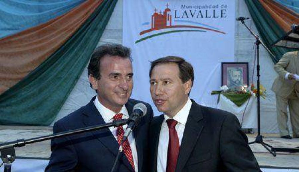  El Gobierno entreg� $9.900.000 en el departamento de Lavalle