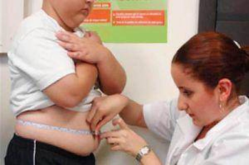 Especialistas aconsejan realizar un abordaje integral para tratar la obesidad