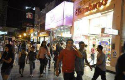 Ayer, el centro estuvo colmado de gente
