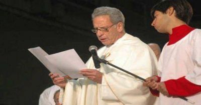 Al que buscaban los militares era a�Bonete morado�(Angelelli) dijo el padre Queirolo